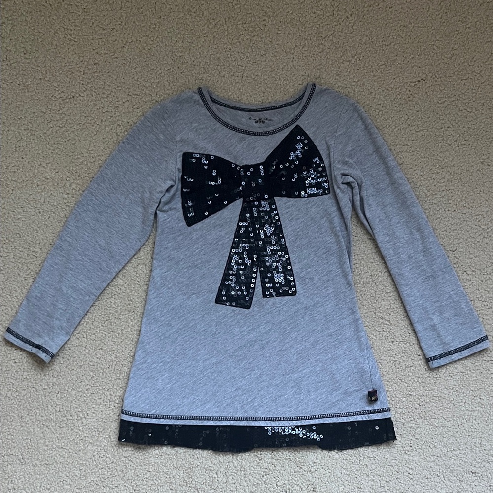 Source Unknown Gray Long Sleeve with Black Sequin Bow